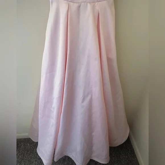 Windsor Satin Pink Sweetheart Neck Aline Ballgown with Reinforced Hem - Picture 3 of 8